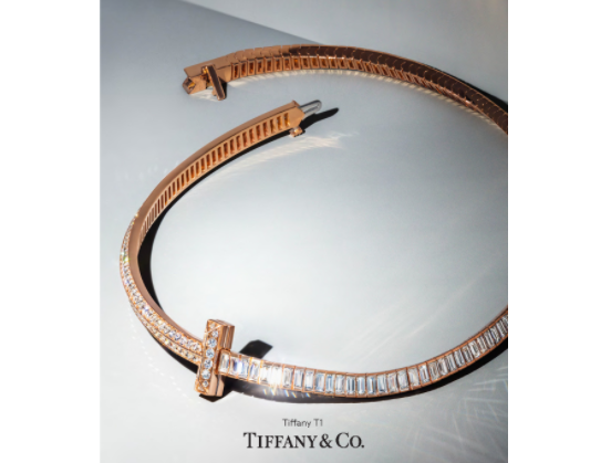 Tiffany & Co. 发布 Tiffany T1 系列2021年全新广告大片